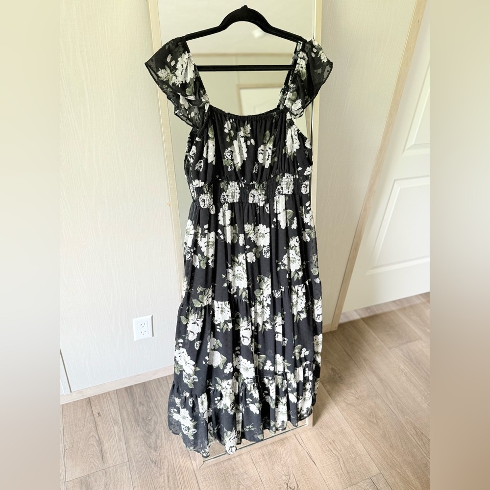 Rewind Black and White Floral Maxi Dress